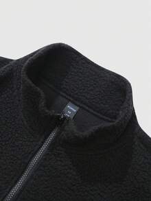ROMWE MEN Casual 保暖内衬长袖外套，饰有英文刺绣，短款设计，适合秋冬季穿着。 - 黑色 - 查看 4
