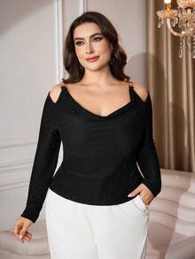 Modelyn Plus Size Women's Solid Color Metal Shoulder Connection Cold ShoulderFashion T-Shirt - Black - View 3
