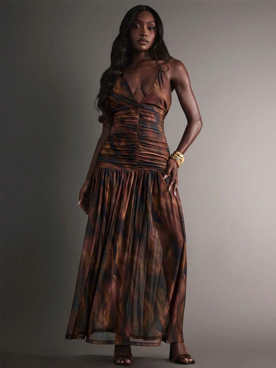 Hauture 性感夏日度假抽象印花深V褶皱露背吊带长裙 - 彩色 - 查看 1