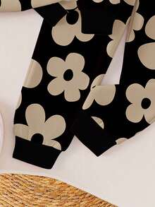 SHEIN Playful Pals 一套女童印花圆领卫衣上衣和印花运动裤套装，秋冬女童休闲印花套头卫衣和裤子两件套 - 彩色 - 查看 3