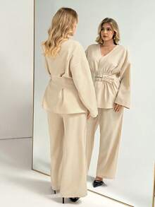 Auralis 束腰双排扣双腰带修身长袖衬衫和直筒裤套装 / 大码女士通勤度假柔杏色长袖衬衫套装 / 优雅通勤职场办公室性感套装 / 美人鱼风格套装 - 杏色 - 查看 5