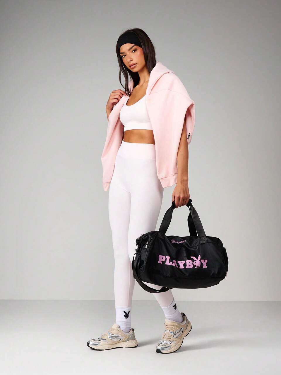 Missguided x Playboy 크로스바디 스트랩 및 짐 여행 주말 여행용 사이드 칸막이가 있는 대형 더플 백