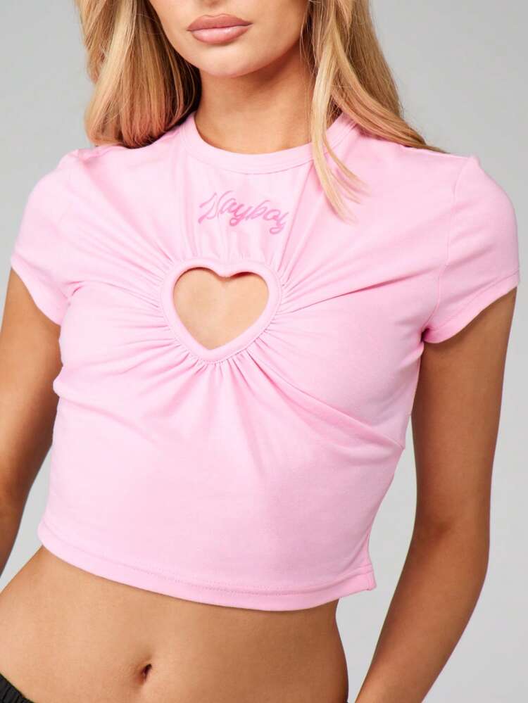 Missguided x Playboy Cropped Tee de Manga Curta com Recorte de Coração e Bordado Gráfico