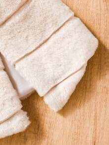 SHEIN 女童毛绒蓬松无袖外套，适合各种场合，尽显优雅气质