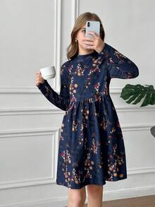 SHEIN Serisse Kids Váy ngắn thanh lịch cổ đứng in hoa cho bé gái tuổi teen, váy hoa cho bé gái, váy mùa đông dài tay in hoa, váy mùa đông thanh lịch cho bé gái, váy mùa đông cho bé gái - Màu xanh lam - Xem 3