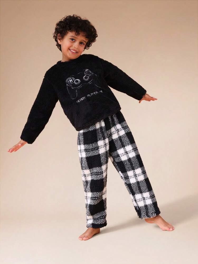 Gaming Print Fleece Top With Plaid Pants