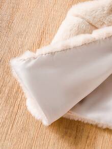 SHEIN 女童毛绒蓬松无袖外套，适合各种场合，尽显优雅气质