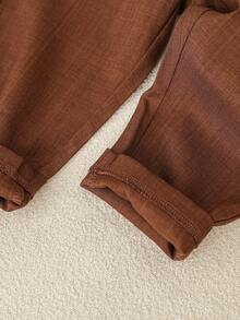 SHEIN 两件套男婴可爱绅士风正式套装，包括白色长袖领衬衫（带蝴蝶结）和休闲背带裤，时尚优雅帅气，适合生日派对、庆典、演出、婚礼、迎婴派对、洗礼等正式场合，春秋季穿着。 - 咖啡棕 - 查看 7