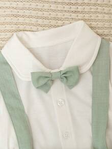 SHEIN 两件套男婴可爱绅士风正式套装，包括白色长袖领衬衫（带蝴蝶结）和休闲背带裤，时尚优雅帅气，适合生日派对、庆典、演出、婚礼、迎婴派对、洗礼等正式场合，春秋季穿着。 - 綠色 - 查看 5