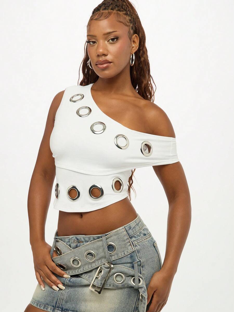 SUMWON 加大码单肩金属镂空系带露脐上衣 - 白色 - 查看 1