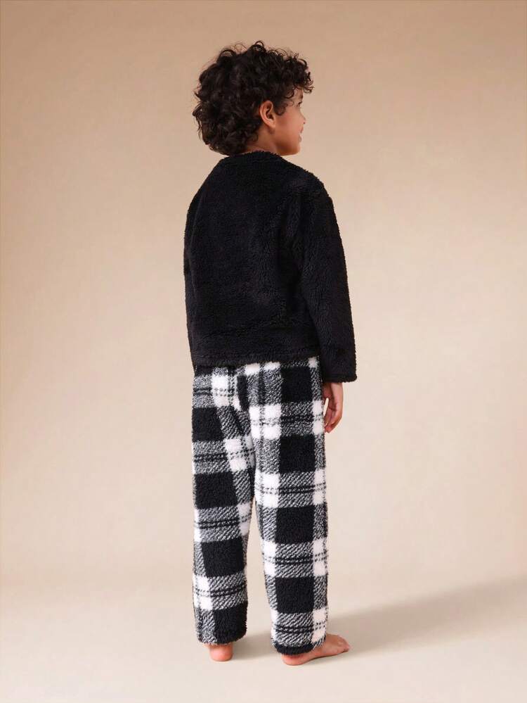 Gaming Print Fleece Top With Plaid Pants
