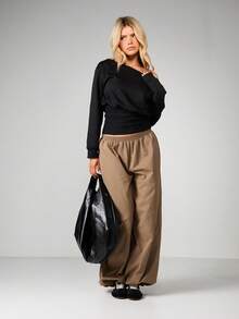 MISSGUIDED 露肩卫衣，收腰设计，长袖，适合休闲冬季穿着 - 黑色 - 查看 5