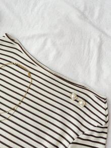 SHEIN Áo thun dài tay lệch vai kẻ sọc Colorblock dành cho bé gái tuổi teen, Trang phục thu/đông, Áo cánh thường ngày kẻ sọc màu mơ, Trang phục ngoài trời, Áo hở vai kẻ sọc, Áo sơ mi nữ mặc nhà, Áo thun dài tay - Nhiều màu - Xem 5