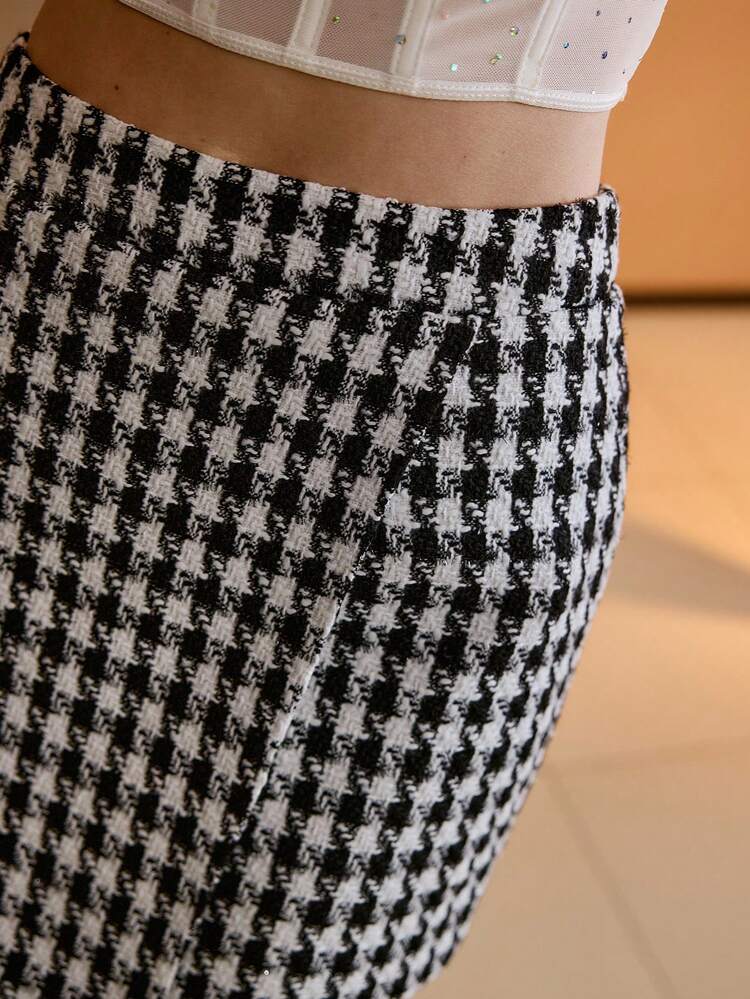PLAID ASYMMETRICAL HEM SKIRT