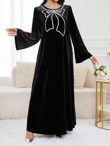 Al Najma 女士优雅蝴蝶刺绣喇叭袖阿拉伯风格连衣裙 - 黑色 - 查看 3