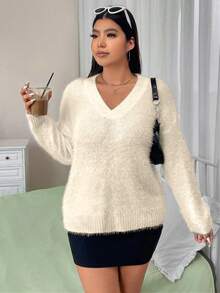 SHEIN 大码女式休闲纯色V领仿毛皮套头毛衣 - 杏色 - 查看 4