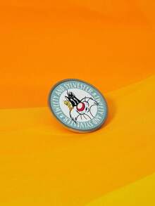 LOONEY TUNES X SHEIN 1pc Letter & Cartoon Pattern Round Metal Brooch - Multicolor - View 4