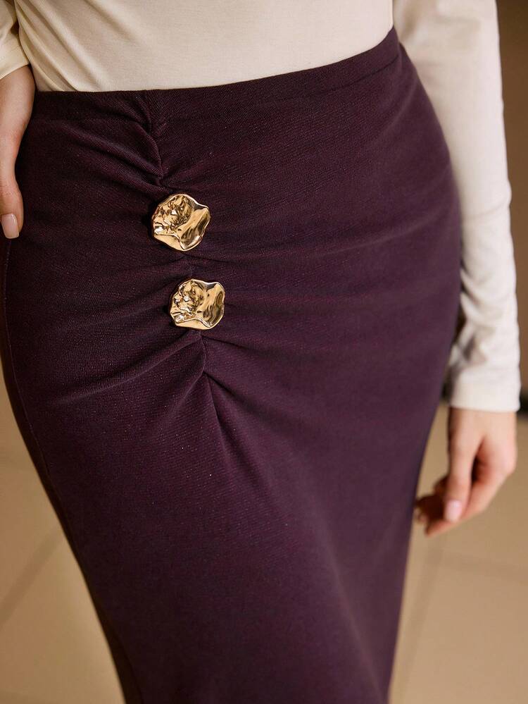 WOMEN'S AUTUMN/WINTER NEW SEXY ELEGANT PLEATED SHEER FITTED SKIRT, IMPORTED ROSE METAL RIVET DECOR FOR PREMIUM LOOK