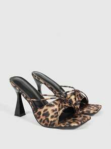 MISSGUIDED Leoparden-Muster High Heel Mule Sandalen mit Riemen-Design und Blockabsatz für Abendpartys