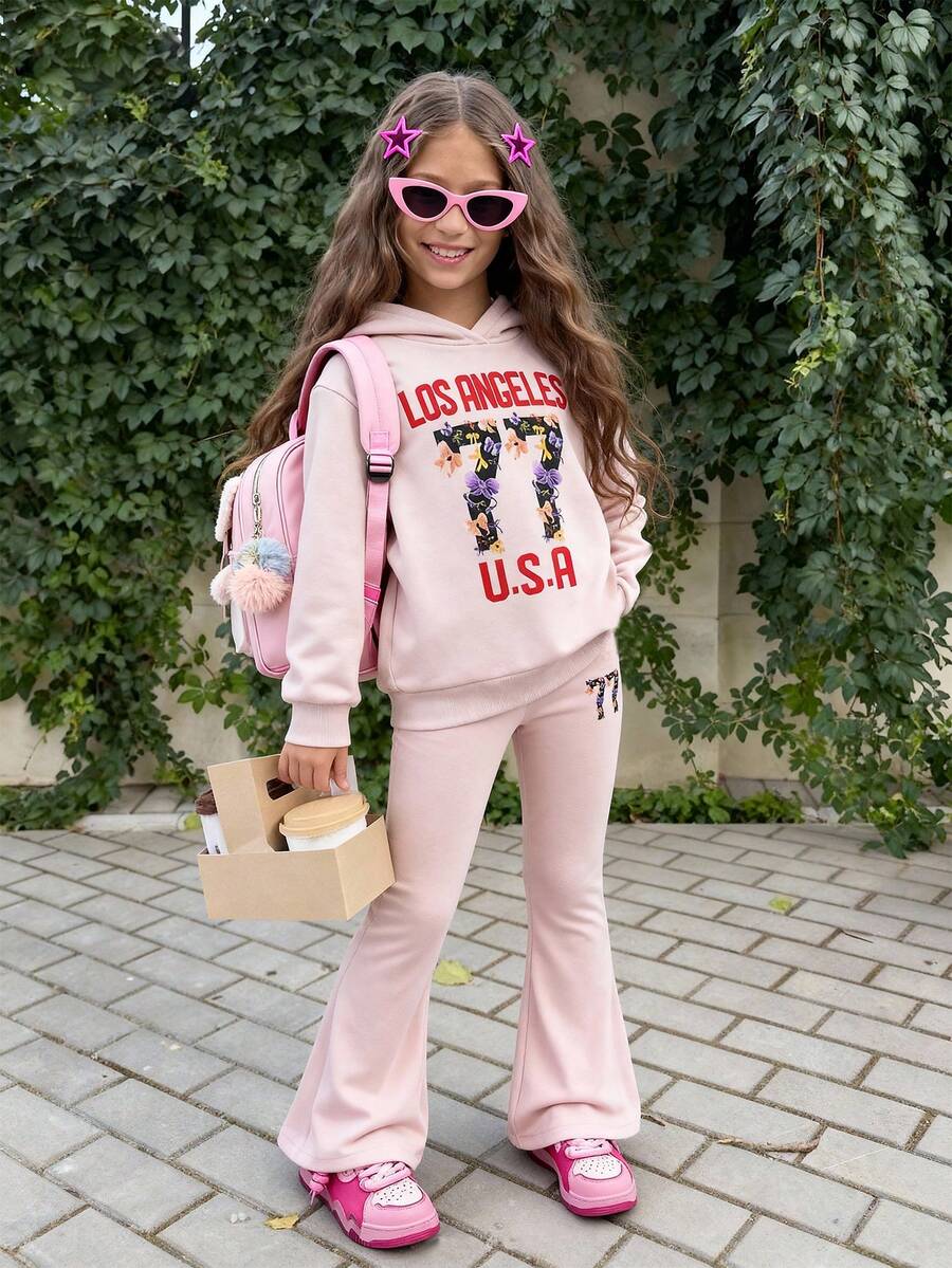 SHEIN Explorewe 女童两件套休闲装,粉色连帽运动衫,印有“LOS ANGELES U.S.A”和“77”图案,搭配带有“77”装饰的喇叭裤,复古风格女童运动服套装,适合日常穿着和学校活动,秋冬季 - 粉色 - 查看 1