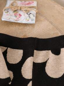 SHEIN Playful Pals 女婴时尚休闲可爱图案提花针织长袖上衣和裤子套装，秋冬两件套，秋冬套装毛衣裤子两件套，花卉针织套装，秋冬两件套，女婴保暖套装，两件套，婴儿套装，秋冬季婴儿针织衫，女婴秋季针织毛衣