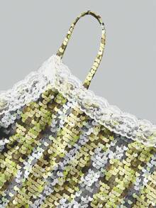 Shutterstock Glamance 两件套金属亮片女装，适合居家休闲、音乐节派对以及新年冬季穿着。 - 彩色 - 查看 4