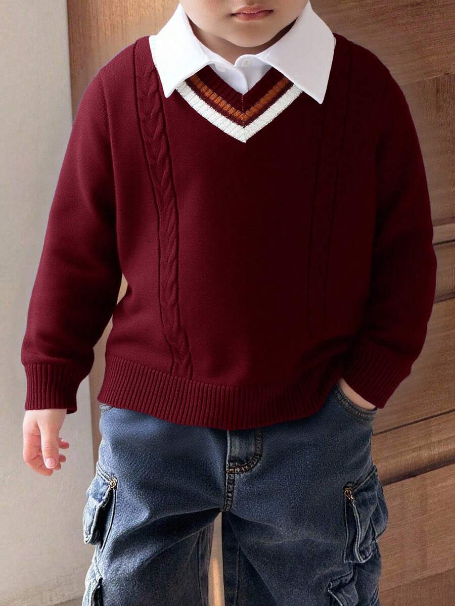 Zikori Little Byeori 这款男童休闲学院风V领条纹长袖针织衫，可爱、时尚又百搭。适合上下学通勤、日常休闲穿着，也适合幼儿园、生日派对、晚宴、演出、婚礼等场合，是返校季的理想之选。