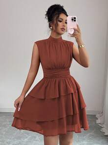 Elenzga 女士休闲通勤度假下午茶派对纯色雪纺褶皱面料小号翻领腰部褶皱层叠荷叶边下摆无袖短款意大利连衣裙，春夏款 - 鏽棕色 - 查看 4