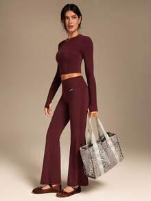 GLOWMODE FeatherFit™ 柔软弹力罗纹拼接长袖T恤，低冲击瑜伽普拉提工作室日常休闲穿着，可拆卸胸垫 - 酒紅色 - 查看 9