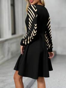 EMERY ROSE Casual Women's Geometric Color Block Long Sleeve Mini Dress, Suitable For Autumn/Winter,Casual - White - View 2