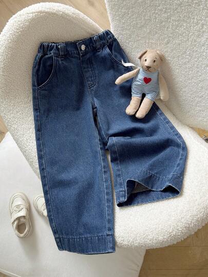 Playful Pals Young Girls' Jeans, Medium Wash Denim Blue, Cute & Sweet Casual Simple Fashion Versatile Vacation, Basic 5-Pocket Design With Elastic Waist And Bow Pocket Decor, Relaxed Straight Leg, Soft Cotton Denim Fabric, Suitable For Daily Wear, Gatherings, School, Party, Home, New Autumn/Winter Collection