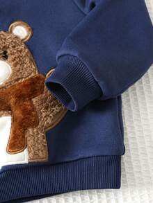 Cozy Pixies Áo nỉ chui đầu cổ tròn tay dài họa tiết gấu hoạt hình cho bé trai, mềm mại, thân thiện với da, đa năng, phong cách tối giản cơ bản, thích hợp mặc trong nhà, ngoài trời, mặc hàng ngày, thể thao, vui chơi, tiệc tùng, chụp ảnh, ngày lễ, thu/đông - Màu xanh hải quân - Xem 6