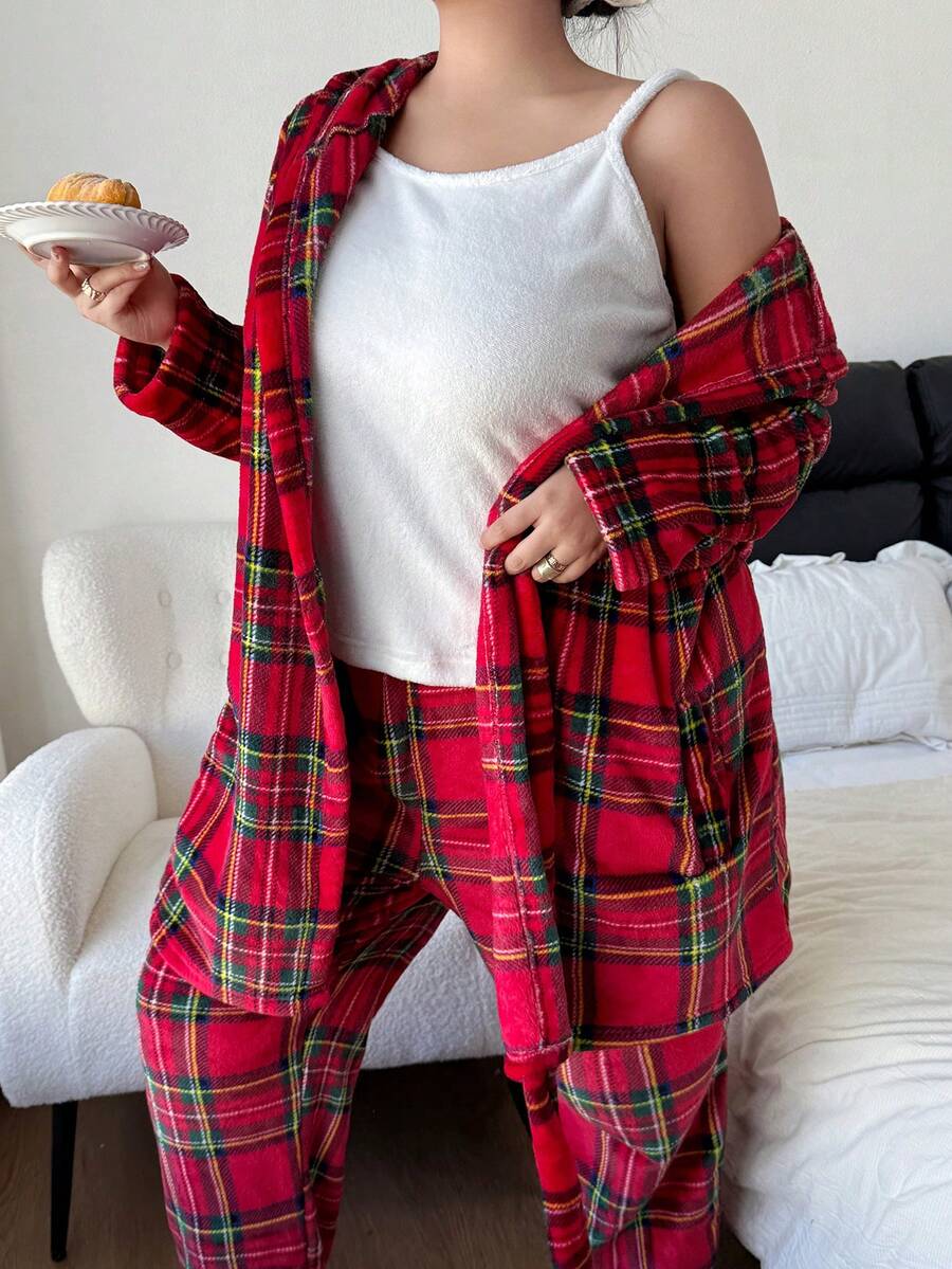 SHEIN 3 Stücke Große Größen karierter Camisole und Hose und flauschiger Kapuzenmantel Set, gemütlich für Herbst/Winter 3 Teile flauschiger Pyjama Set Rote Pj Set Frauen Pyjama Sets für Frauen Winter - Verschiedenfarbig - Übersicht 1
