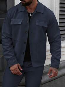 Manfinity CasualCool 男士纯色简约休闲长袖外套，藏蓝色，适合秋冬季穿着，尽显绅士风范，日常休闲、周末旅行、户外活动、探险旅行、轻松的工作环境或半正式场合，也是送给男友/丈夫、周年纪念日或圣诞节的理想礼物。 - 藏蓝色 - 查看 5