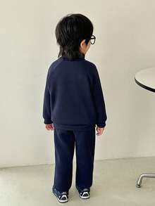 Genkimix Kids 秋冬款小男孩休闲骑士印花卫衣和运动裤套装 - 藏蓝色 - 查看 10