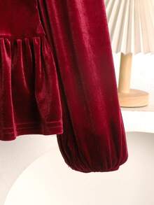 SHEIN Young Girl Solid Color Round Neck Puff Sleeve Fitted Casual Shirt Girls Long Sleeve Blouses Red Blouse For Kids Girl Clothes Autumn And Winter Clothes Little Girl Red Top Autumn And Winter Young Girls Dressse - Burgundy - View 7