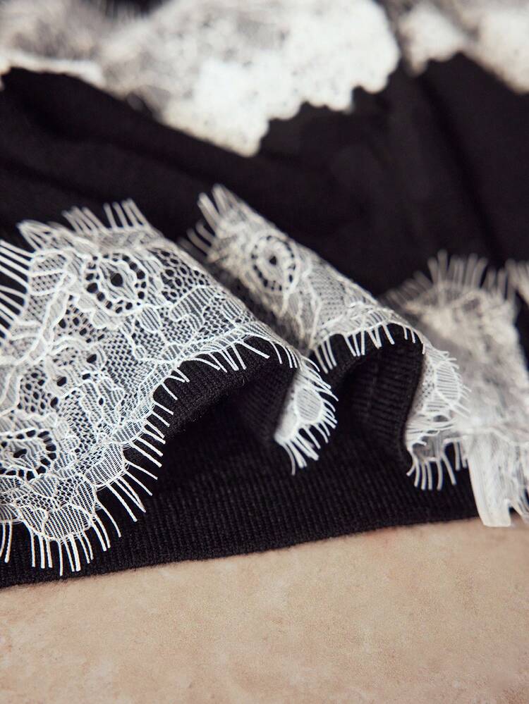 WOMEN'S WINTER CONTRAST LACE SLIM FIT KNITTED SWEATER