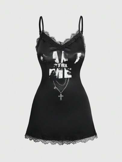 ROMWE Avant Vestido mini de satén con estampado de letra y collar de cruz para mujer