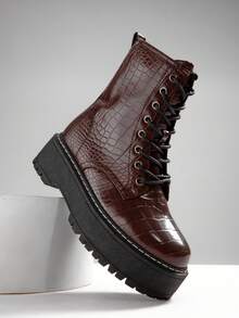 SHUZIA 女士厚底系带高级做旧棕色工装踝靴——厚底设计，抓地力强，经久耐穿；侧拉链设计，方便穿脱。大胆、舒适，专为日常时尚冒险而打造。 - 棕色 - 查看 6