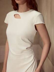 MOTF PREMIUM 女士纯色镂空腰部褶皱修身加厚优雅派对连衣裙 - 杏色 - 查看 2