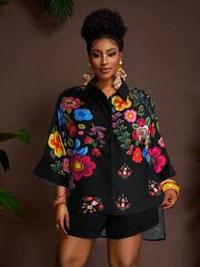 Veslaya 2025 新款春夏大码女装复古西部/热带/音乐节/俱乐部/公路旅行//波西米亚风/城市/街头风格/优雅度假两件套 - 宽松白色花卉印花翻领肩上衣和松紧腰阔腿短裤 - 黑色 - 查看 5