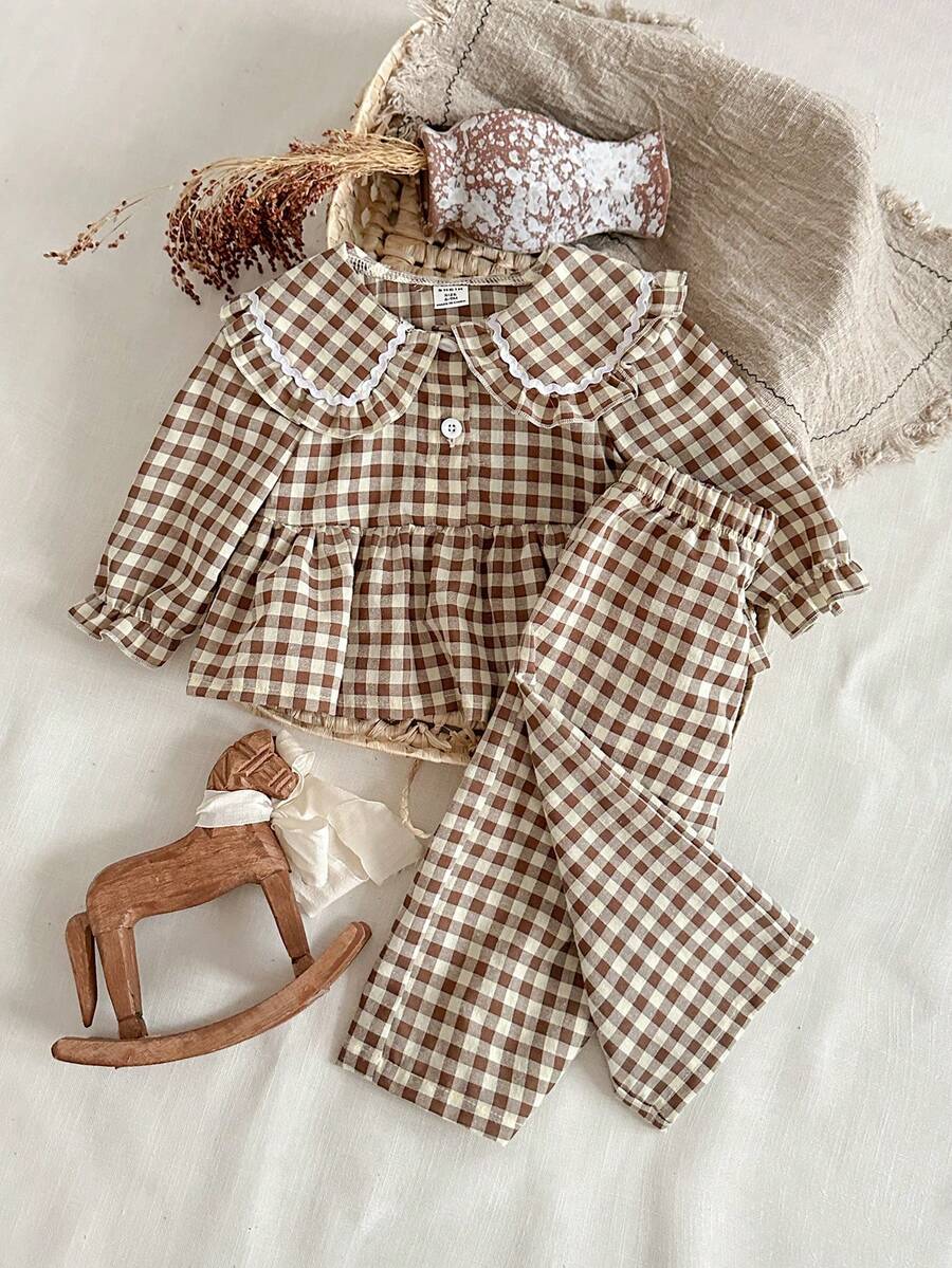 SHEIN 两件套女童韩版娃娃领荷叶边翻领长袖衬衫+阔腿格子裤休闲复古套装，适合春秋季外出、旅行、度假。