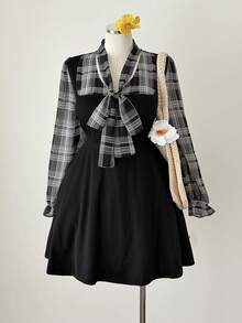 Sunspun 大码女式新款优雅复古休闲系领蝴蝶结泡泡袖格子袖口荷叶边下摆长袖度假连衣裙，适合外出、日常穿着、感恩节、新年派对、返校、生日派对、音乐节、情人节等场合。 - 彩色 - 查看 5