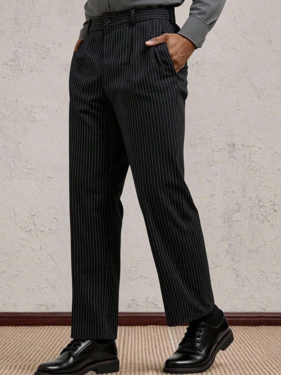 Manfinity VCAY Calça de Terno Casual Minimalista com Listras Masculina - Preto e Branco - Visão 1