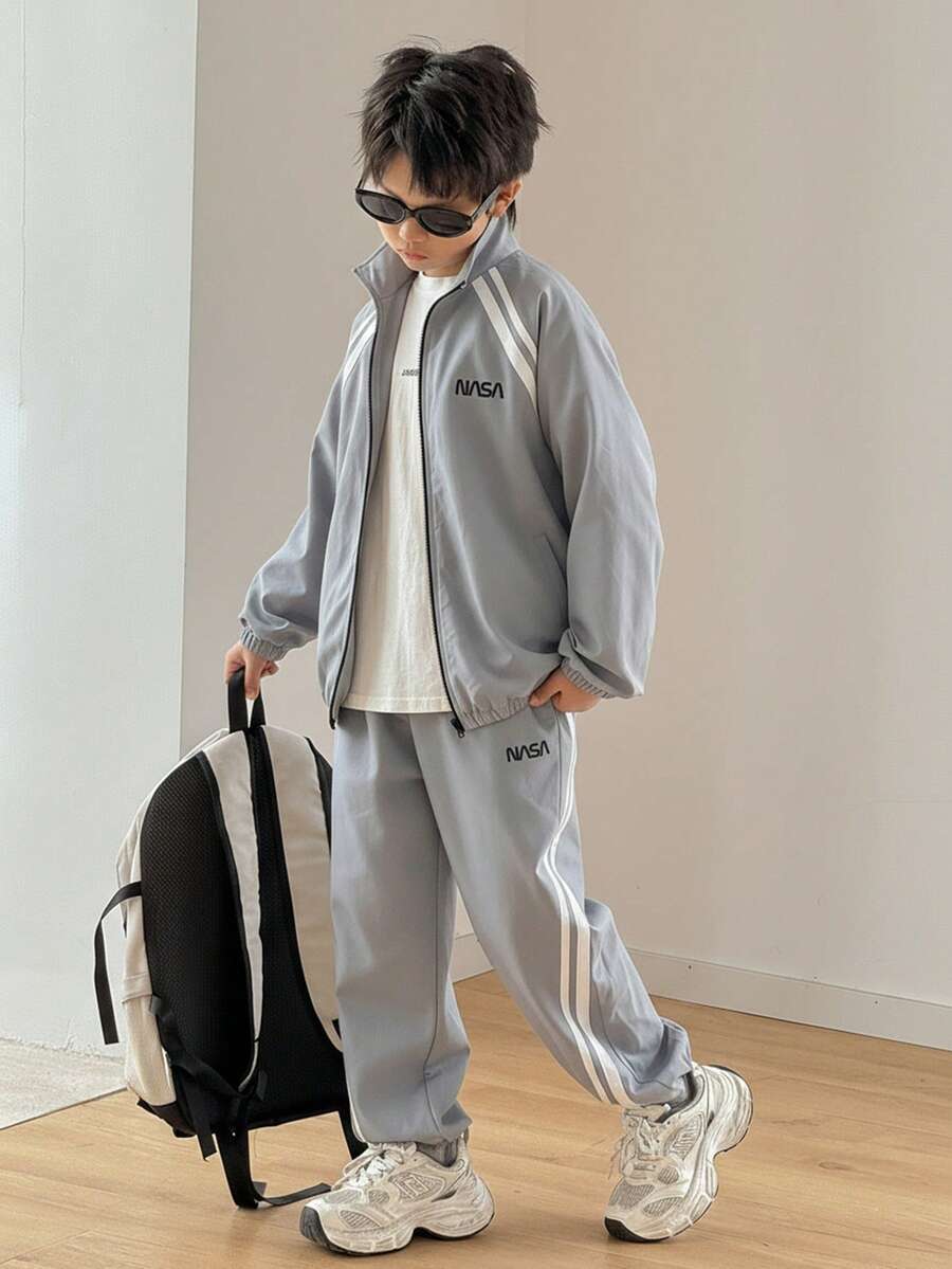 SHEIN Little Byeori 2 件套青少年男孩休闲韩版宽松立领夹克和抽绳裤套装,适合秋冬运动休闲 - 淺灰色 - 查看 1