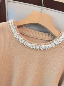 GlowEve CURVE Suéter elegante de manga larga con cuello redondo y adornos de perlas para tallas grandes - Albaricoque - Ver 4