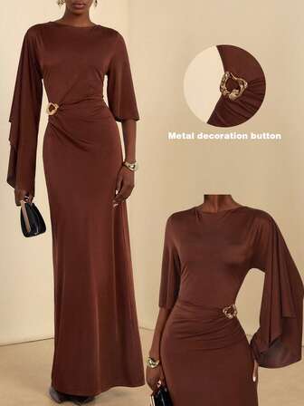 SHEIN Veneréa Damklänning med asymmetrisk ärm och spänne i midjan, elegant lång klänning med metallspänne och dekoration