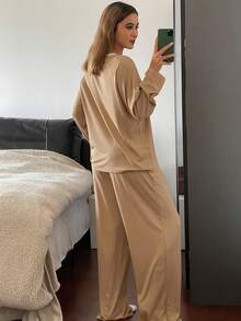 Livesso Bộ đồ mặc nhà 2 món cho nữ, gồm áo dài tay và quần phối màu tương phản, thích hợp cho mùa xuân và mùa đông. - Màu Khaki - Xem 2