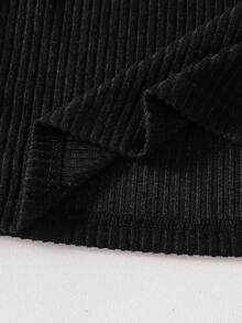 Sparklyn 三件套：棕色毛绒蝴蝶结背心、配套吊带衫和PU褶裙 - 黑與白 - 查看 6