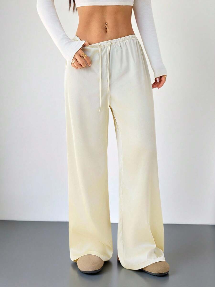 SHEIN PETITE 女士休闲亮面缎面低腰阔腿裤，适合简约休闲和通勤穿搭，春夏女装裤装，商务休闲女裤，女士正装裤，宽松裤，夏季下装，商务休闲阔腿女裤，机场女装穿搭 - 杏色 - 查看 1